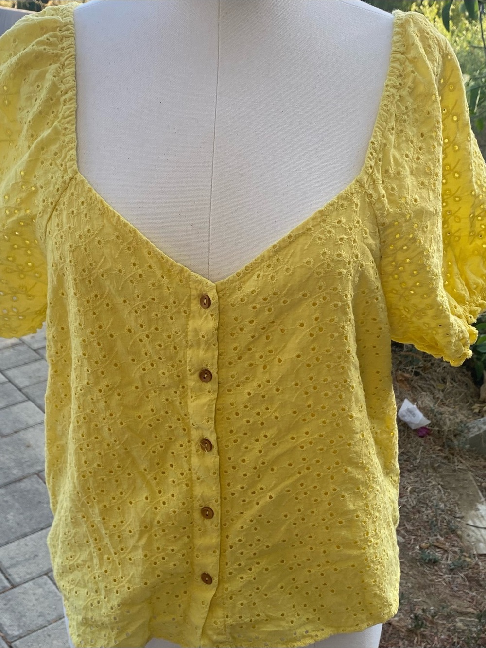 Nanette Lepore Yellow Eyelet Button-Front Cotton Women's Short Sleeved Top